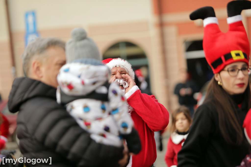 Mikołaje na rowerach ruszyły z pomocą