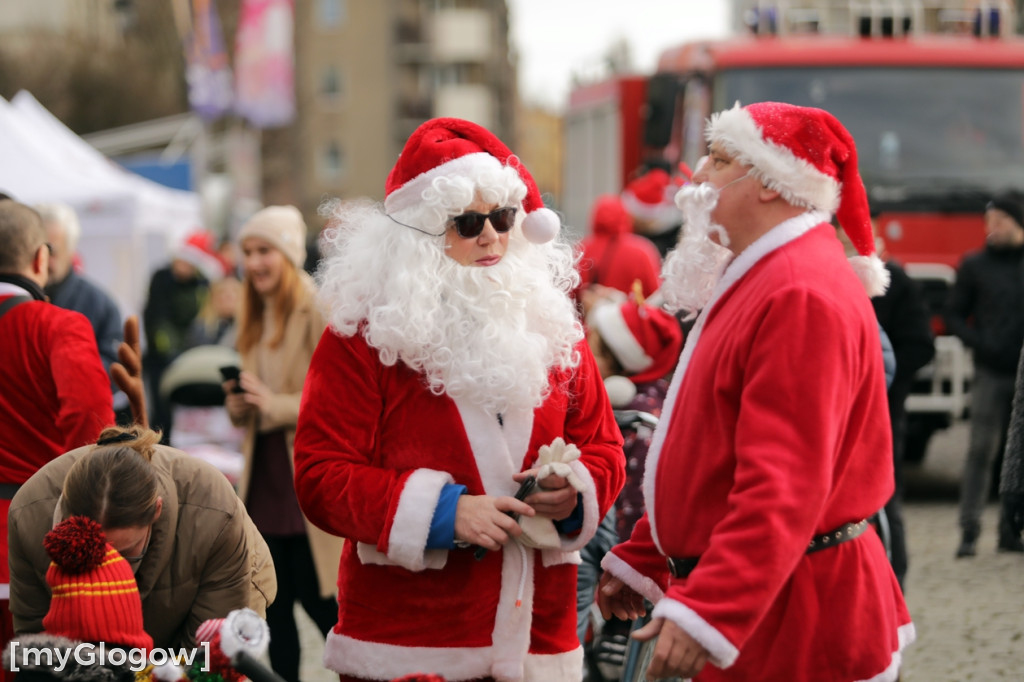 Mikołaje na rowerach ruszyły z pomocą