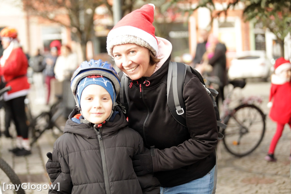 Mikołaje na rowerach ruszyły z pomocą