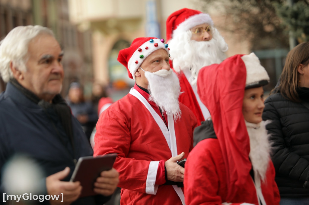 Mikołaje na rowerach ruszyły z pomocą