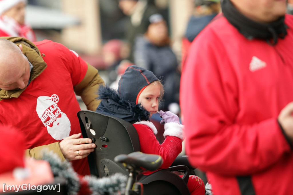 Mikołaje na rowerach ruszyły z pomocą