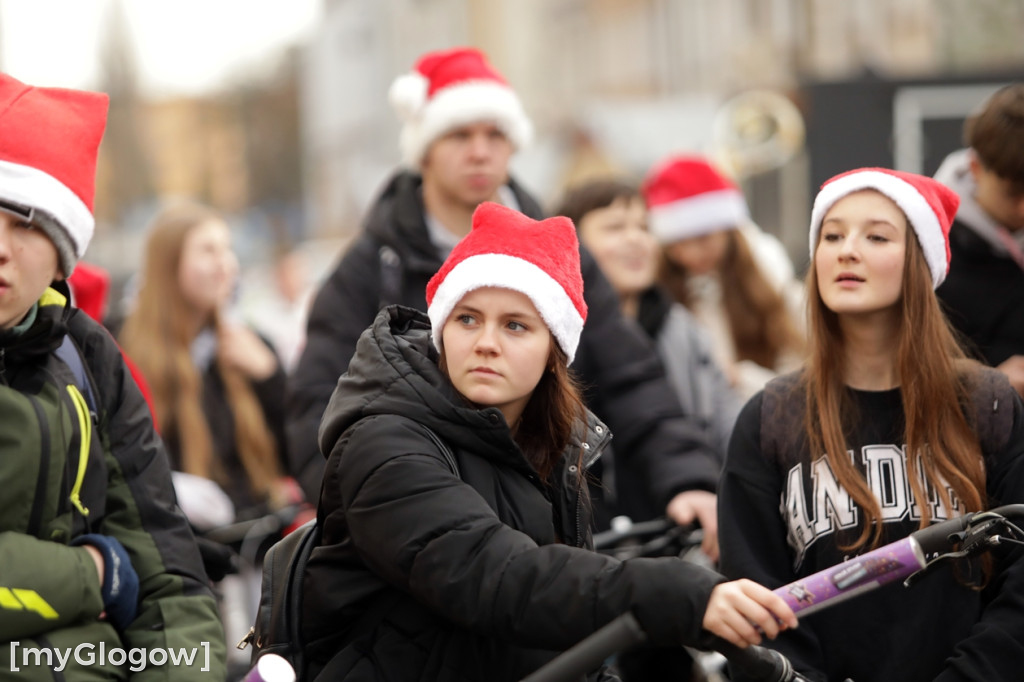 Mikołaje na rowerach ruszyły z pomocą