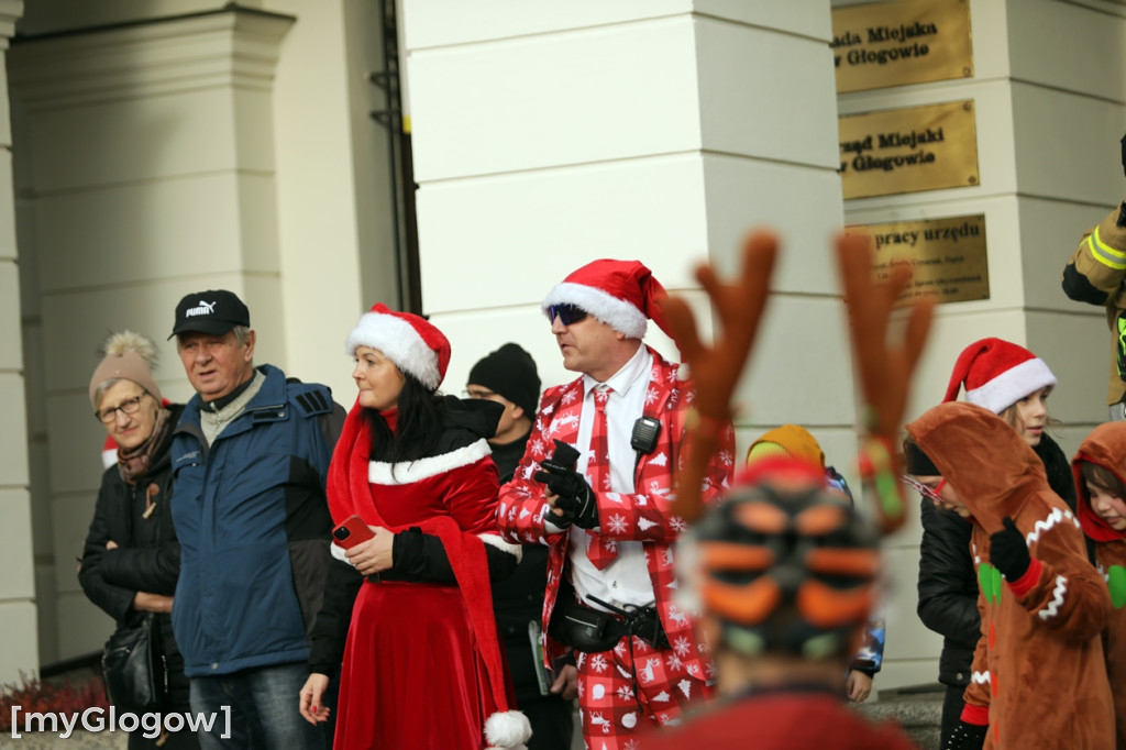 Mikołaje na rowerach ruszyły z pomocą