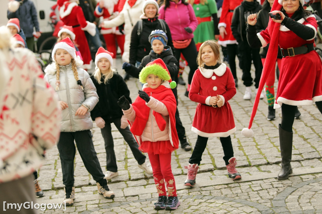 Mikołaje na rowerach ruszyły z pomocą