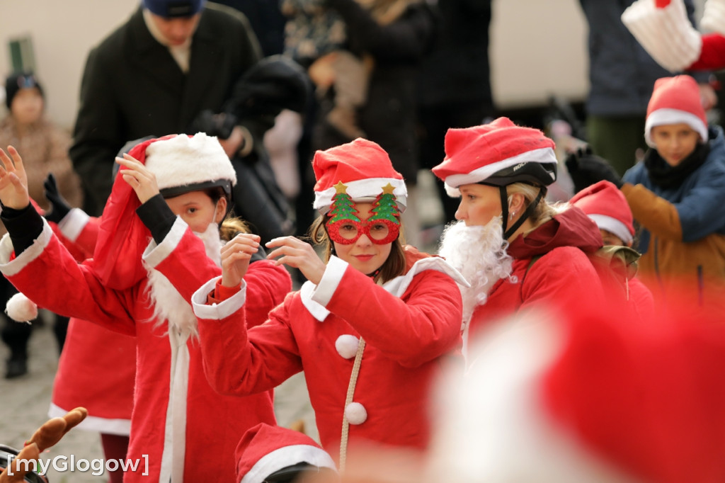 Mikołaje na rowerach ruszyły z pomocą