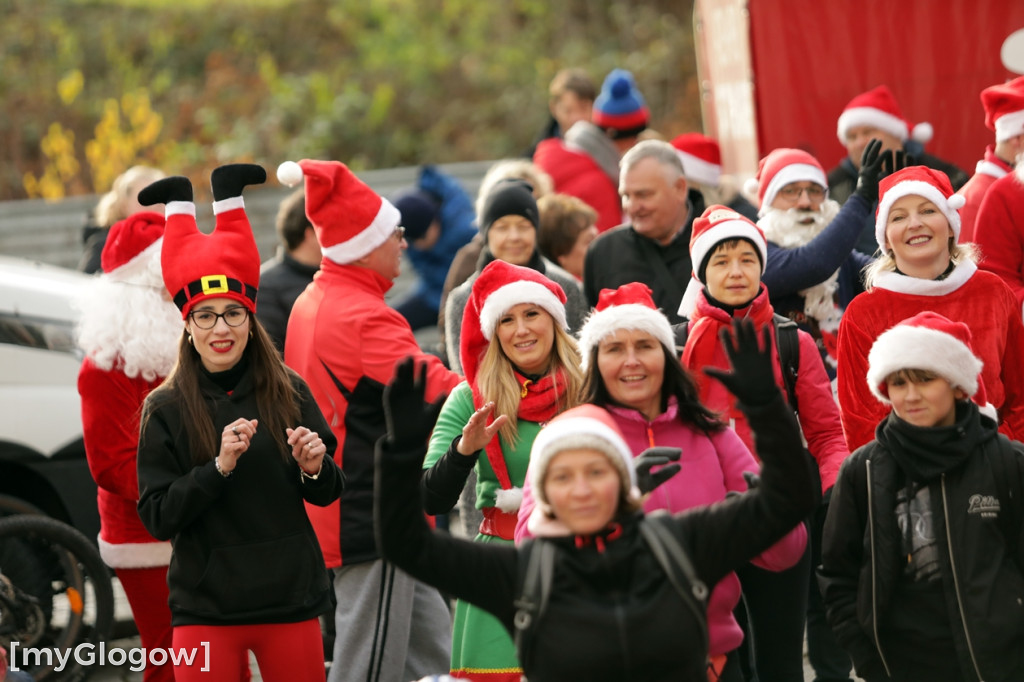 Mikołaje na rowerach ruszyły z pomocą