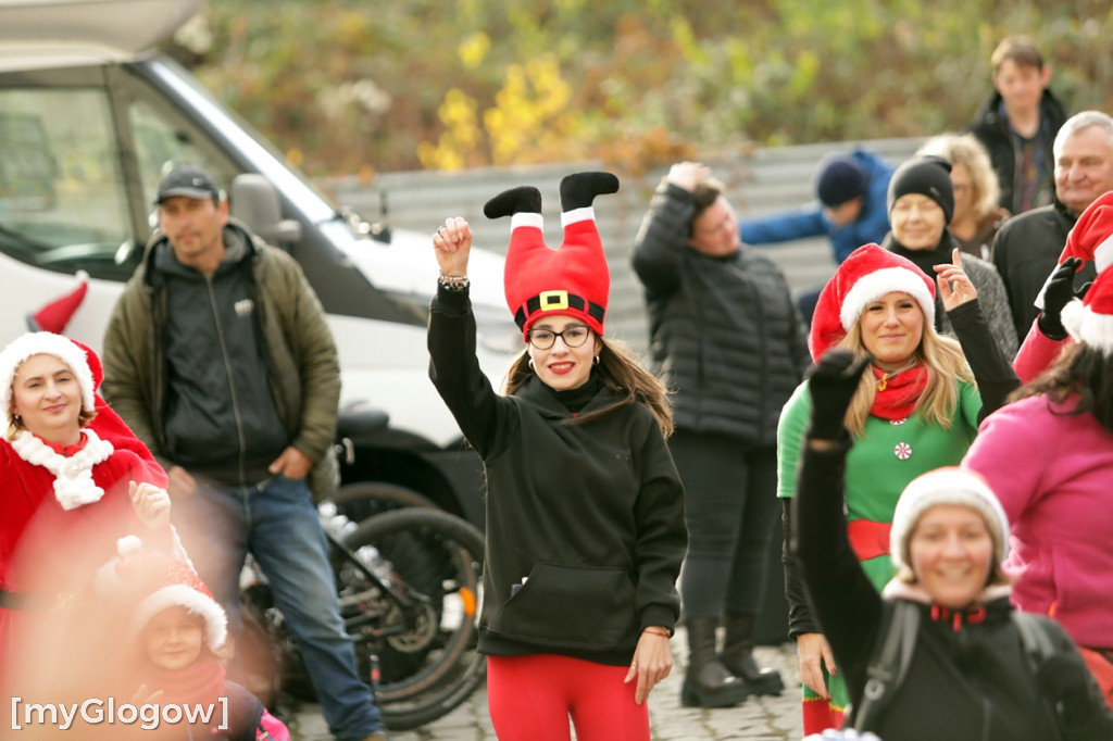 Mikołaje na rowerach ruszyły z pomocą