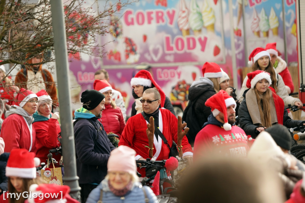 Mikołaje na rowerach ruszyły z pomocą