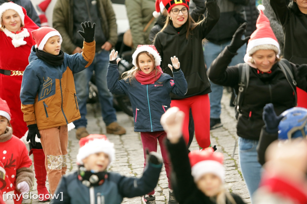 Mikołaje na rowerach ruszyły z pomocą