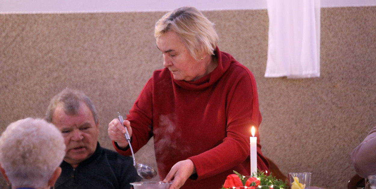 Wigilijne spotkanie seniorów na koniec programu