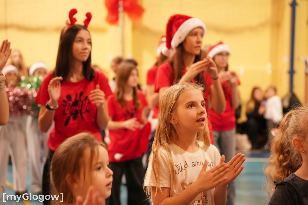 Maraton tańca i kiermasz w SP 8