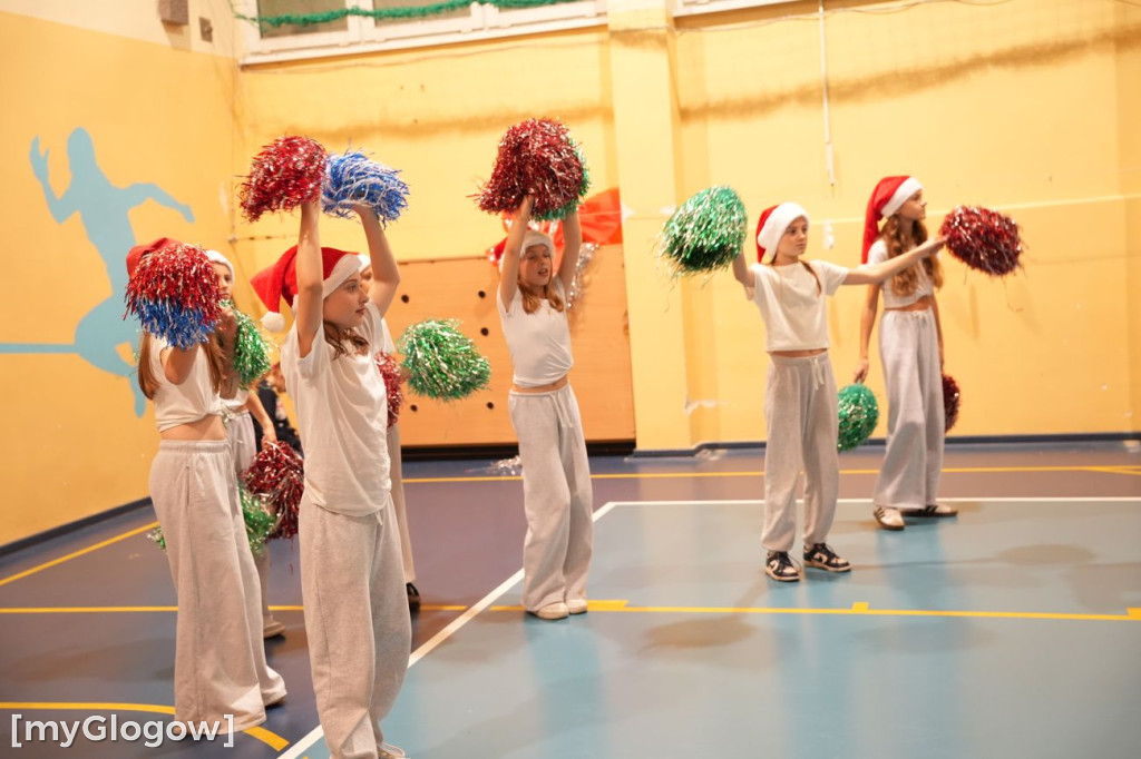 Maraton tańca i kiermasz w SP 8