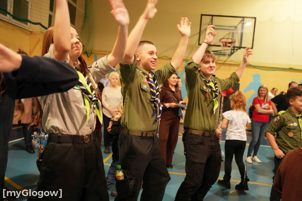 Maraton tańca i kiermasz w SP 8