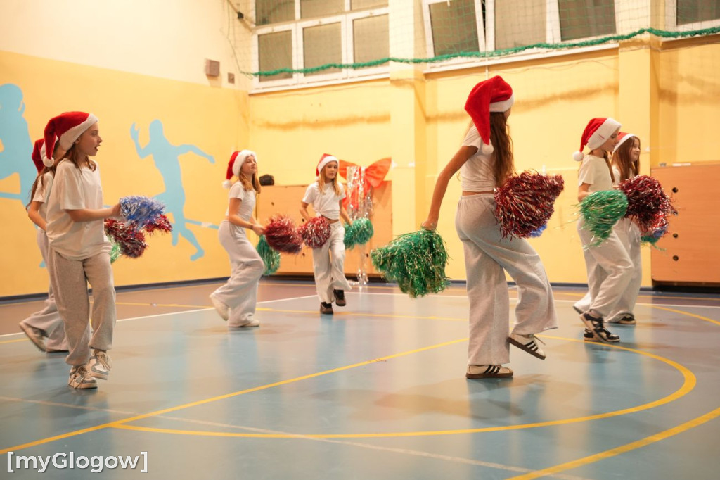 Maraton tańca i kiermasz w SP 8