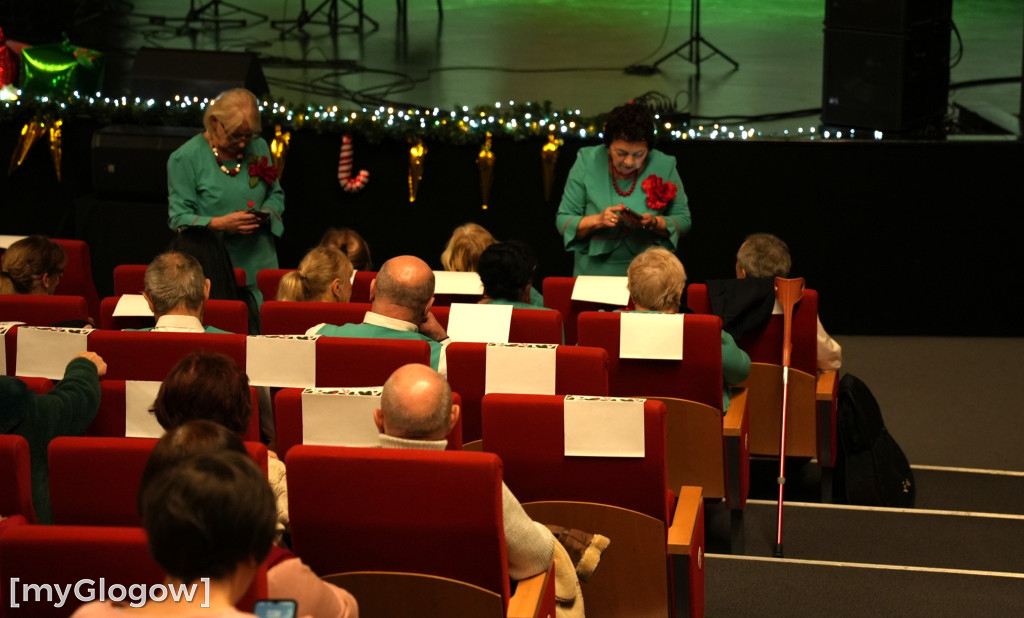 Seniorów spotkanie z kolędą w MOK