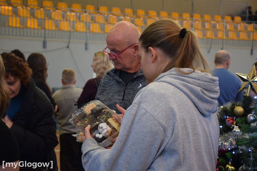 Świąteczny kiermasz w szkole w Białołęce