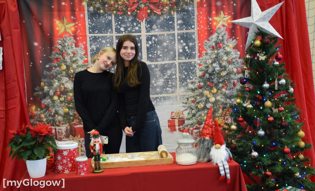Świąteczny kiermasz w szkole w Białołęce