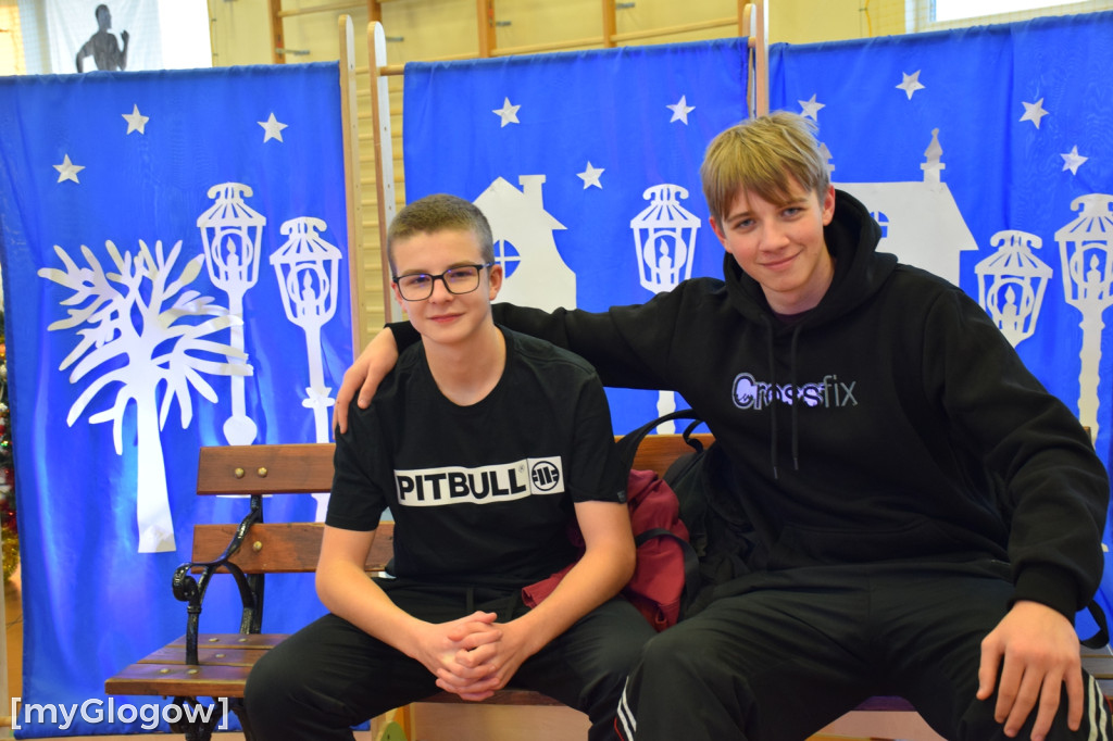 Świąteczny kiermasz w szkole w Białołęce