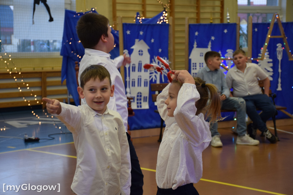 Świąteczny kiermasz w szkole w Białołęce