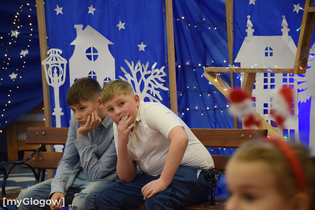 Świąteczny kiermasz w szkole w Białołęce