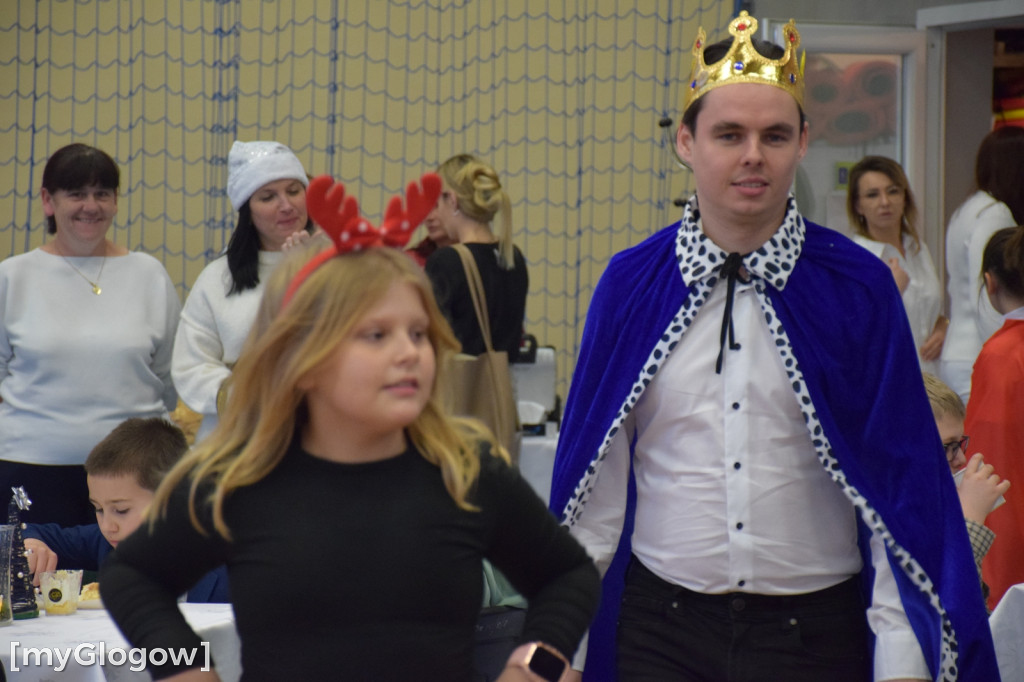 Świąteczny kiermasz w szkole w Białołęce