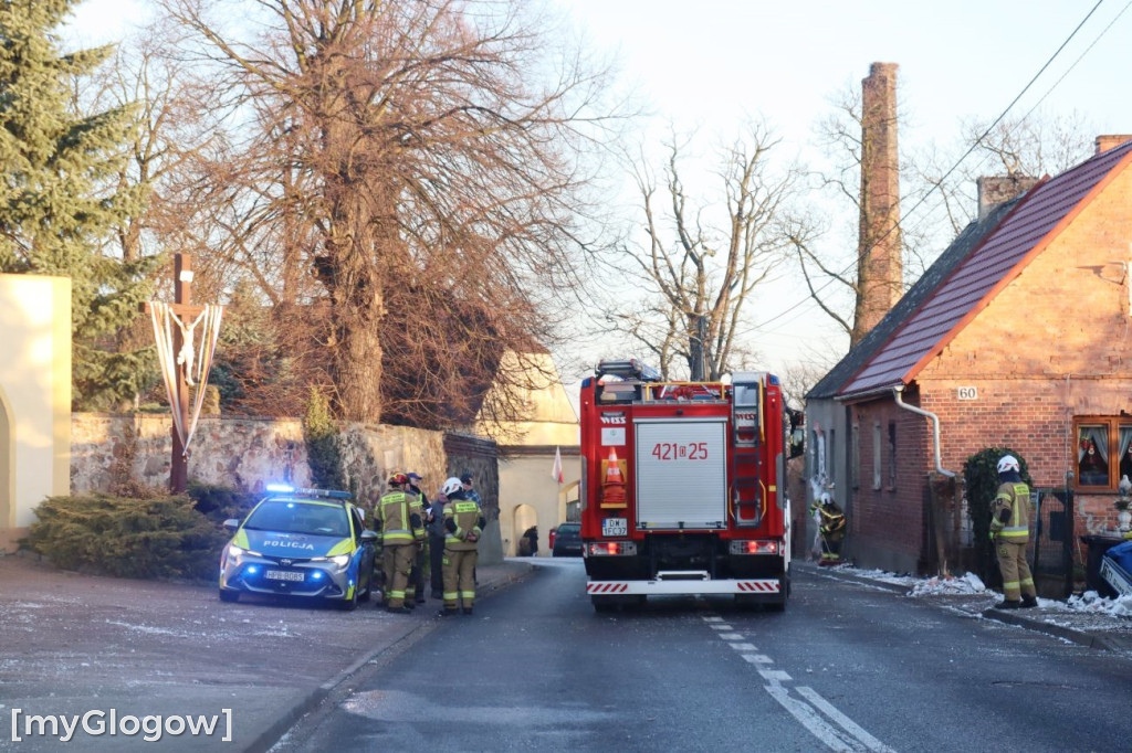 Ciężarówka w posesję w Brzegu Głogowskim