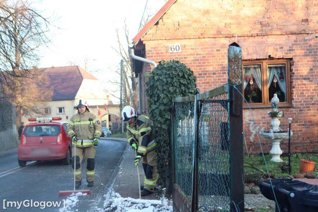 Ciężarówka w posesję w Brzegu Głogowskim