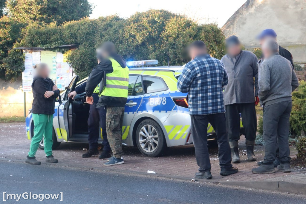 Ciężarówka w posesję w Brzegu Głogowskim