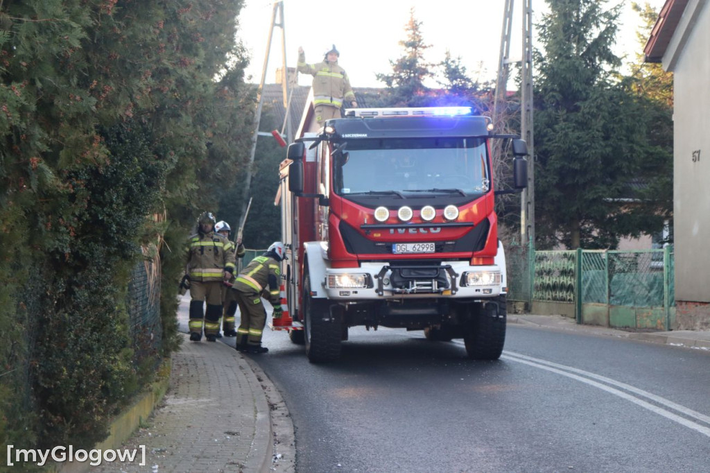 Ciężarówka w posesję w Brzegu Głogowskim