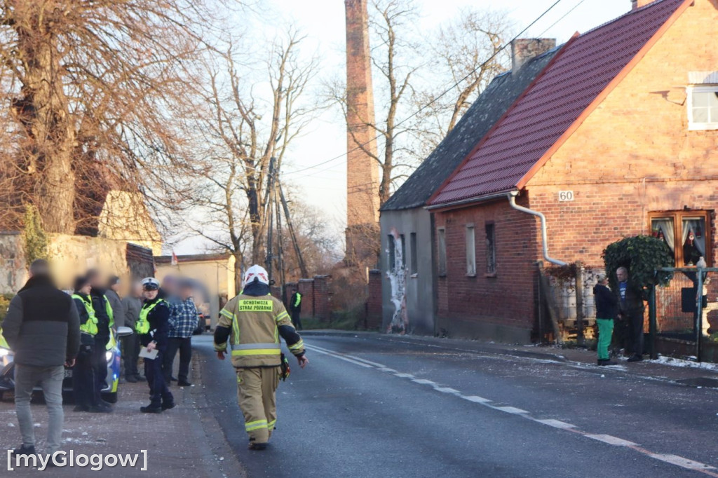 Ciężarówka w posesję w Brzegu Głogowskim