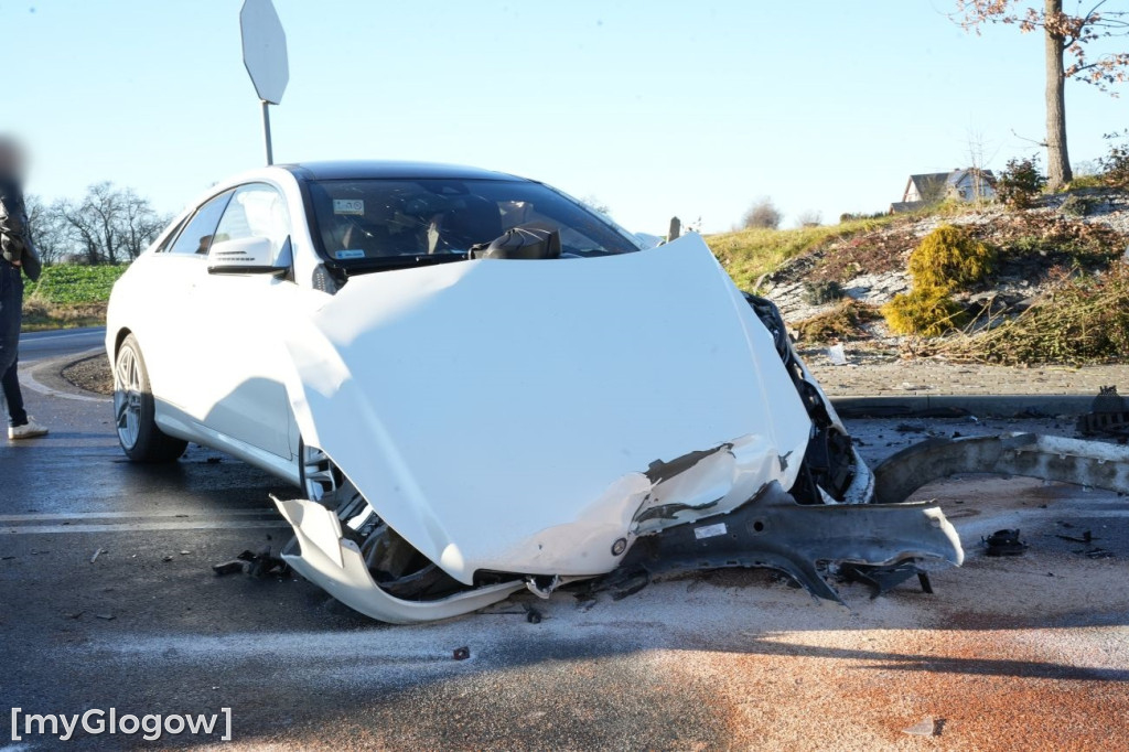 Kolizja mercedesów w Łągoszowie Małym