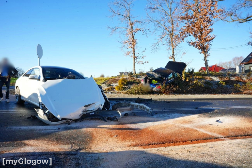 Kolizja mercedesów w Łągoszowie Małym