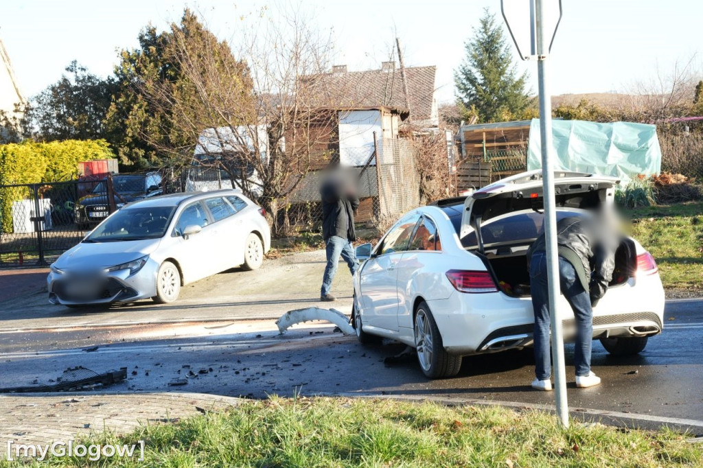 Kolizja mercedesów w Łągoszowie Małym