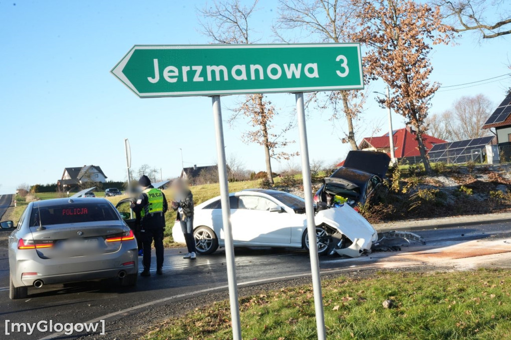 Kolizja mercedesów w Łągoszowie Małym