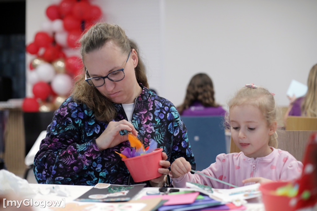 Wróciła tradycja malowania kartek na święta