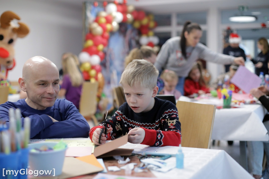 Wróciła tradycja malowania kartek na święta