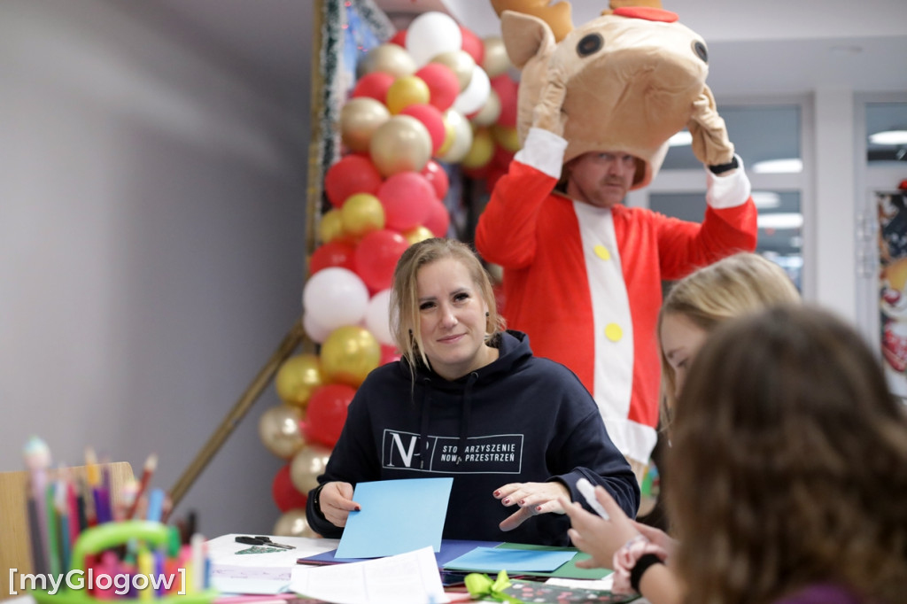 Wróciła tradycja malowania kartek na święta