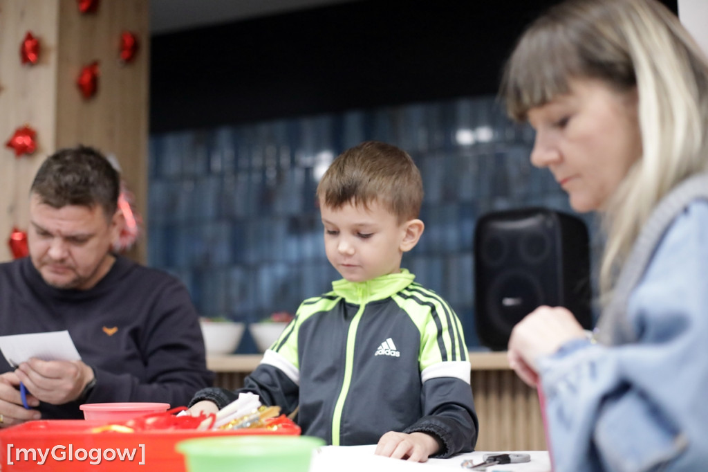 Wróciła tradycja malowania kartek na święta