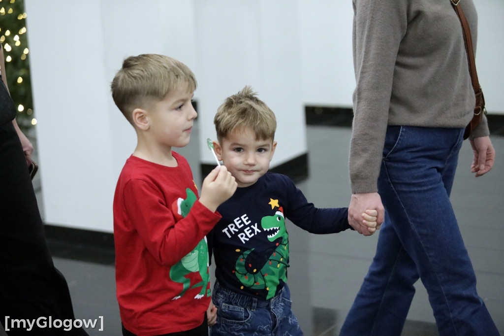 Świąteczny spektakl dla dzieci w teatrze