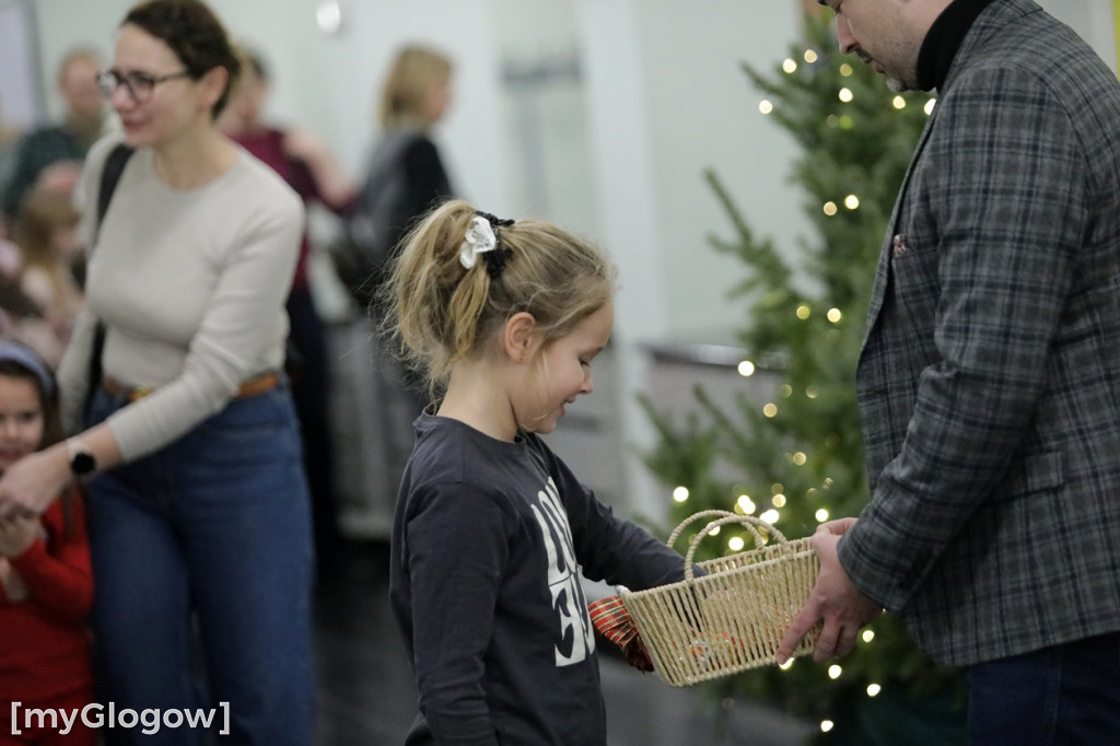 Świąteczny spektakl dla dzieci w teatrze