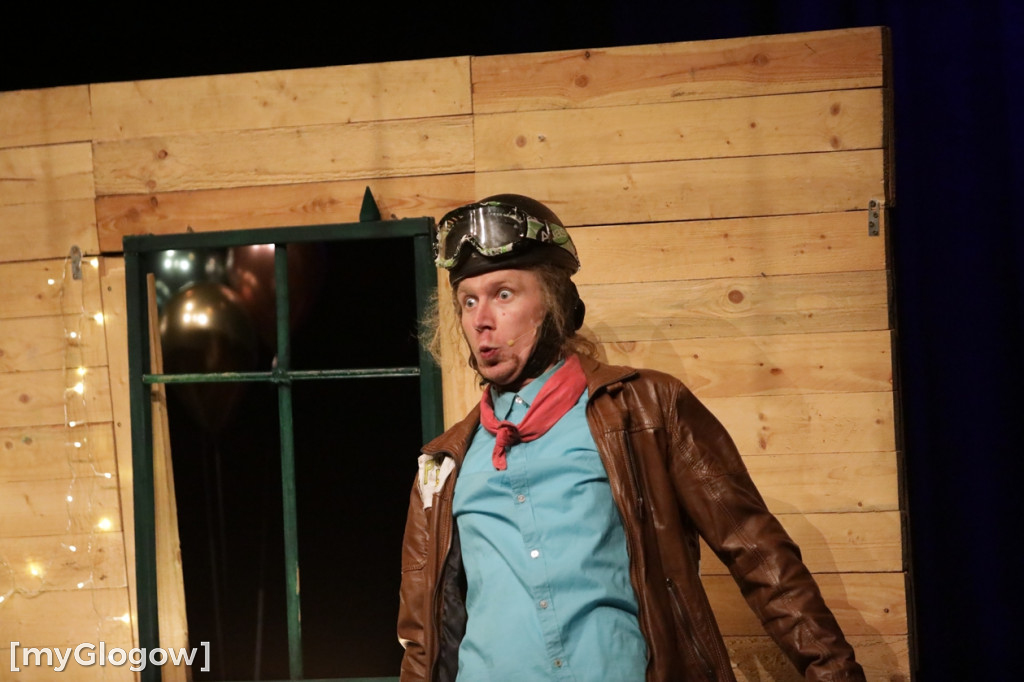 Świąteczny spektakl dla dzieci w teatrze