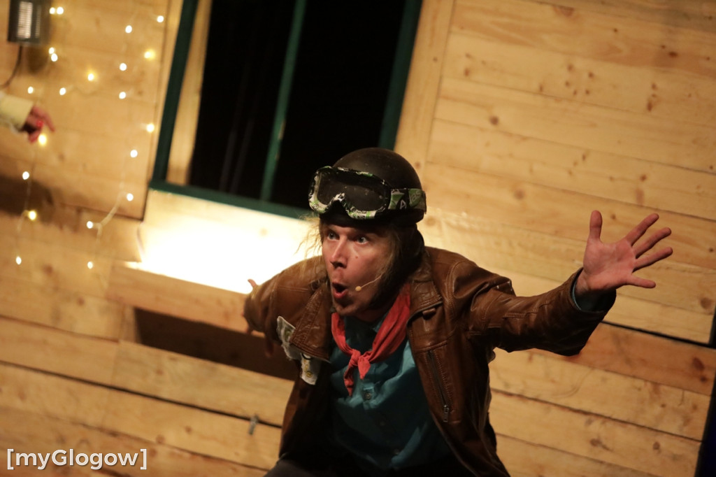 Świąteczny spektakl dla dzieci w teatrze