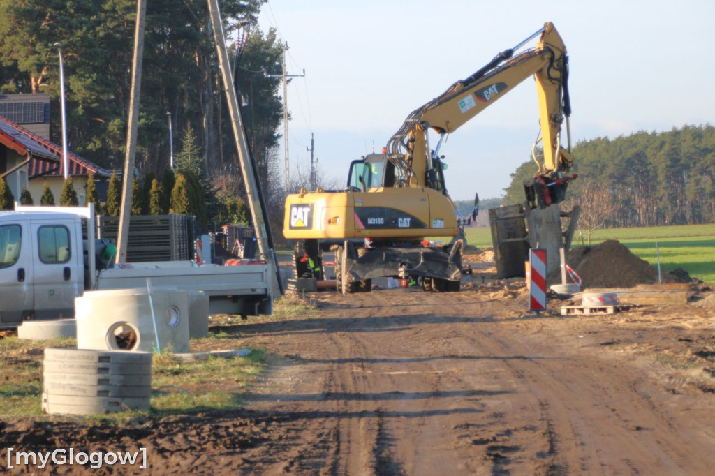 Budują drogi w Sławie