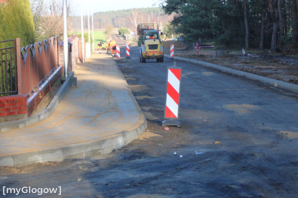 Budują drogi w Sławie