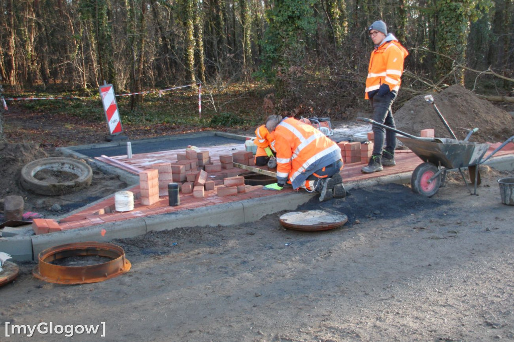 Budują drogi w Sławie