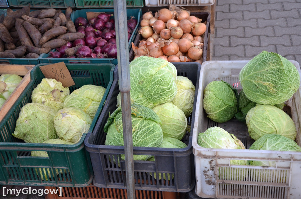 Świąteczne zakupy na targu w Głogowie
