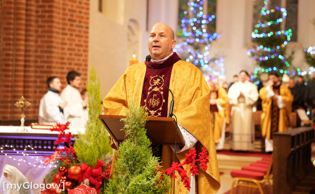 Pasterka w kolegiacie z udziałem biskupa