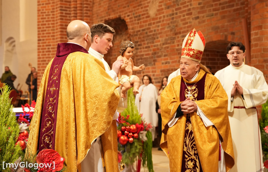 Pasterka w kolegiacie z udziałem biskupa