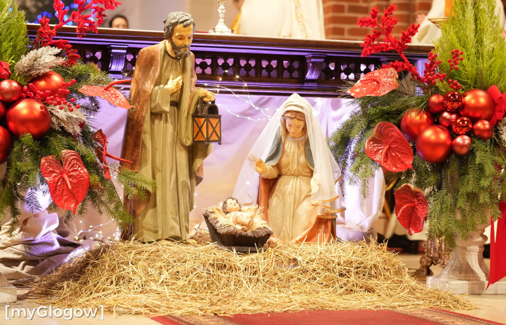 Pasterka w kolegiacie z udziałem biskupa