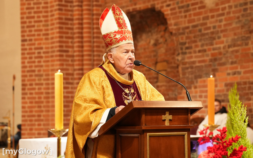 Pasterka w kolegiacie z udziałem biskupa